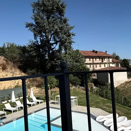 Hotel Regina Cisterna dʼAsti